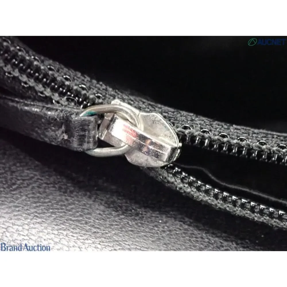 5909 - Chanel Matelasse Coco Button bi-fold wallet